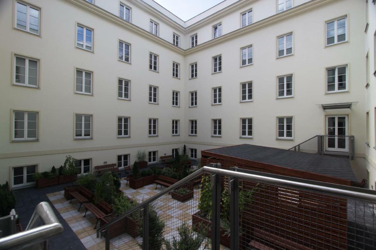 Dom Pomocy Studentom Hostel Βαρσοβία Εξωτερικό φωτογραφία